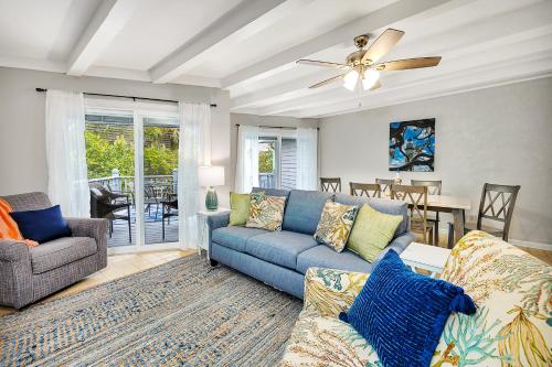 Steps to East Beach & Pet Friendly w 2 King Beds — hotel in East End
