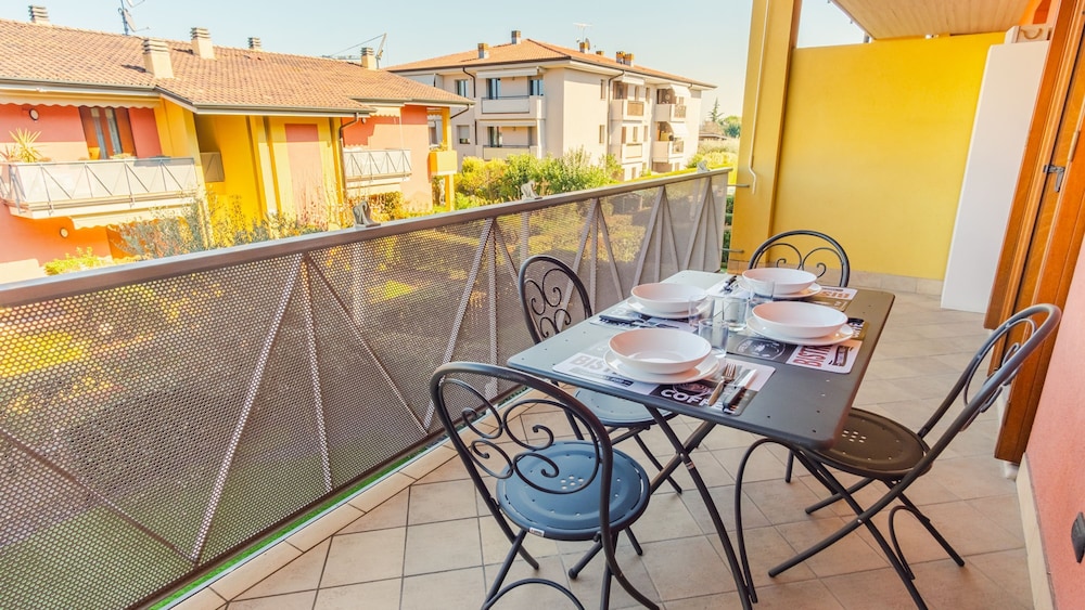 Garden Residence Italian Homing — 4-Star Luxury Hotel in Desenzano Del Garda, Italy