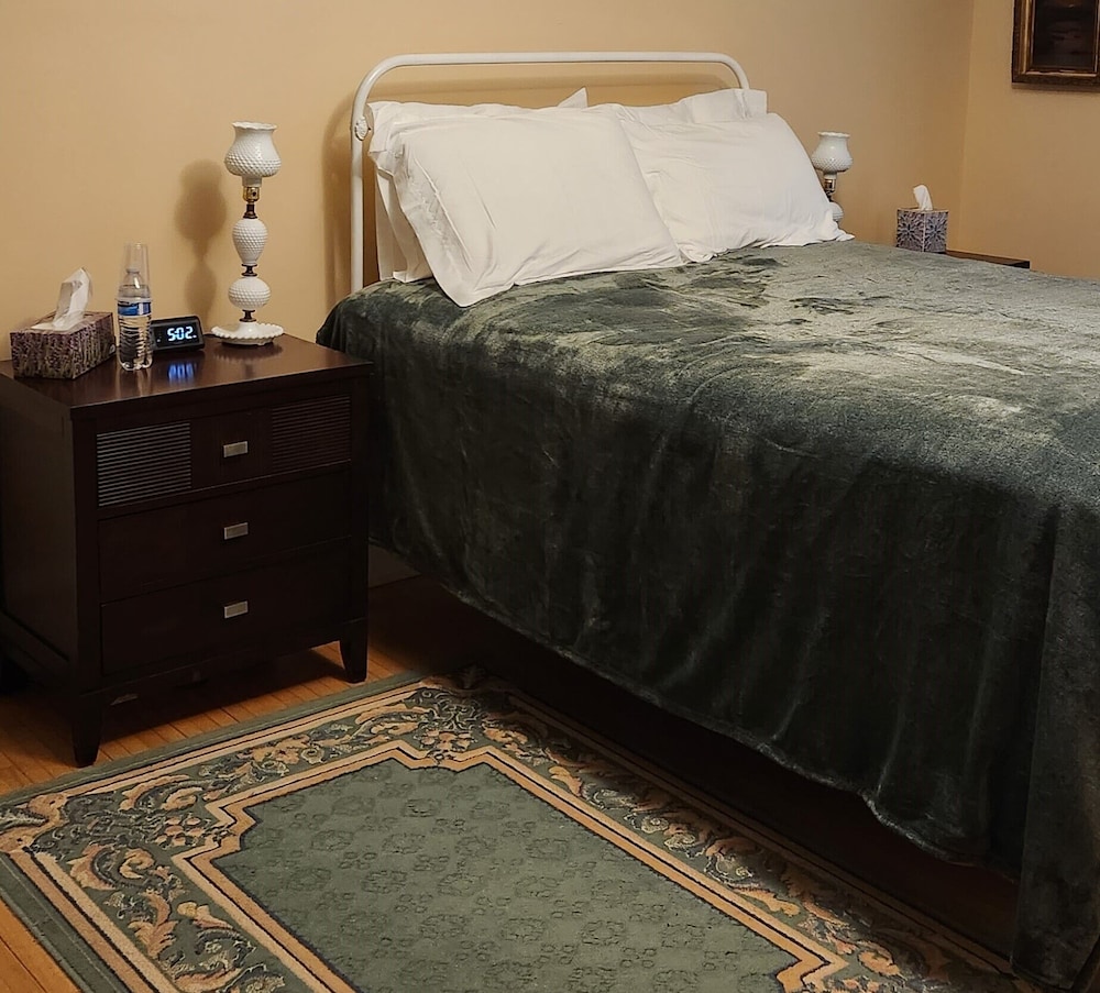 Oaklawn Inn Llc - photo 24