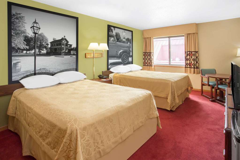 Super 8 by Wyndham Normal Bloomington - photo 9