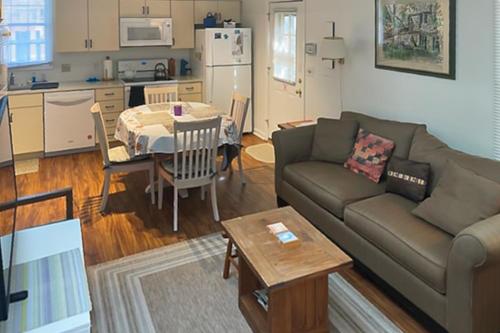 Bermudo Row Condo 34 Maryland Ave Unit 5 — 4-Star Luxury Hotel in Rehoboth Beach, United States