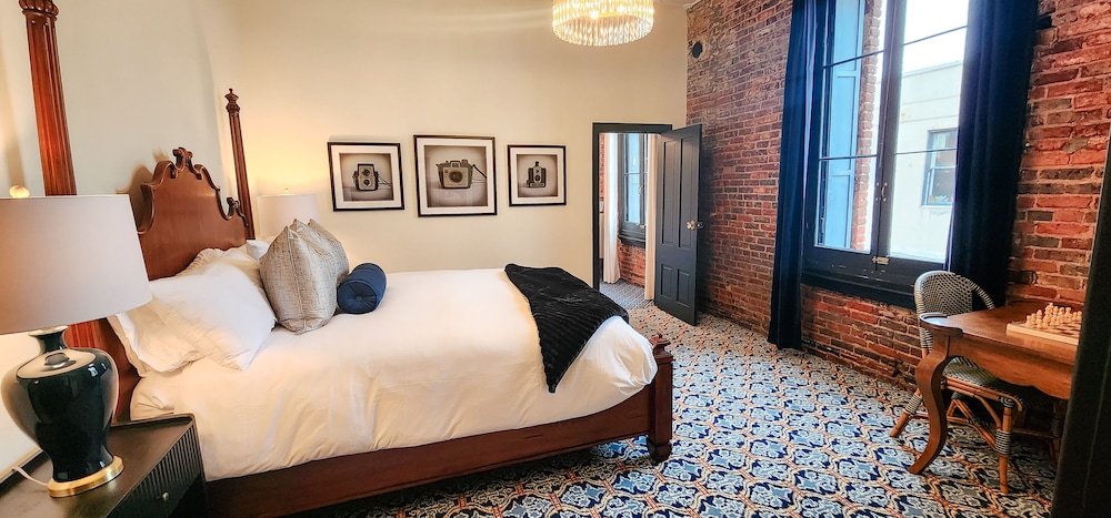 Speakeasy Suites - photo 8