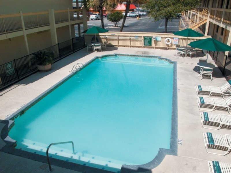 La Quinta Inn by Wyndham San Antonio I 35 N at Rittiman Rd - photo 7
