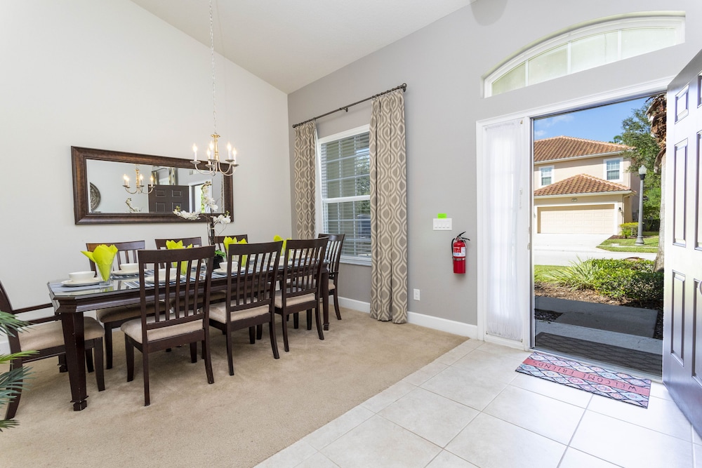 Gorgeous 4Bd with Pool @ 4072 Solterra Resort Davenport - photo 18