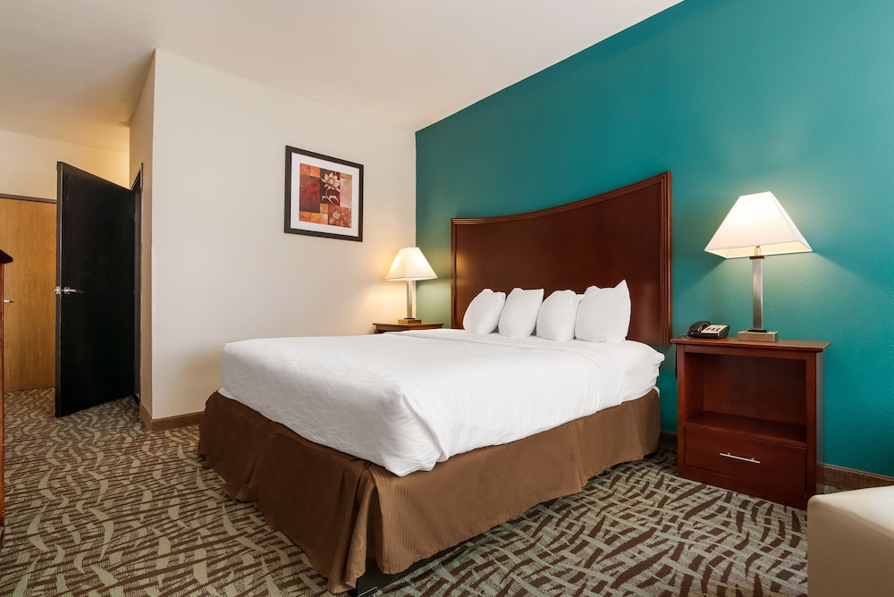 SureStay Plus Hotel by Best Western Topeka Northwest - photo 10