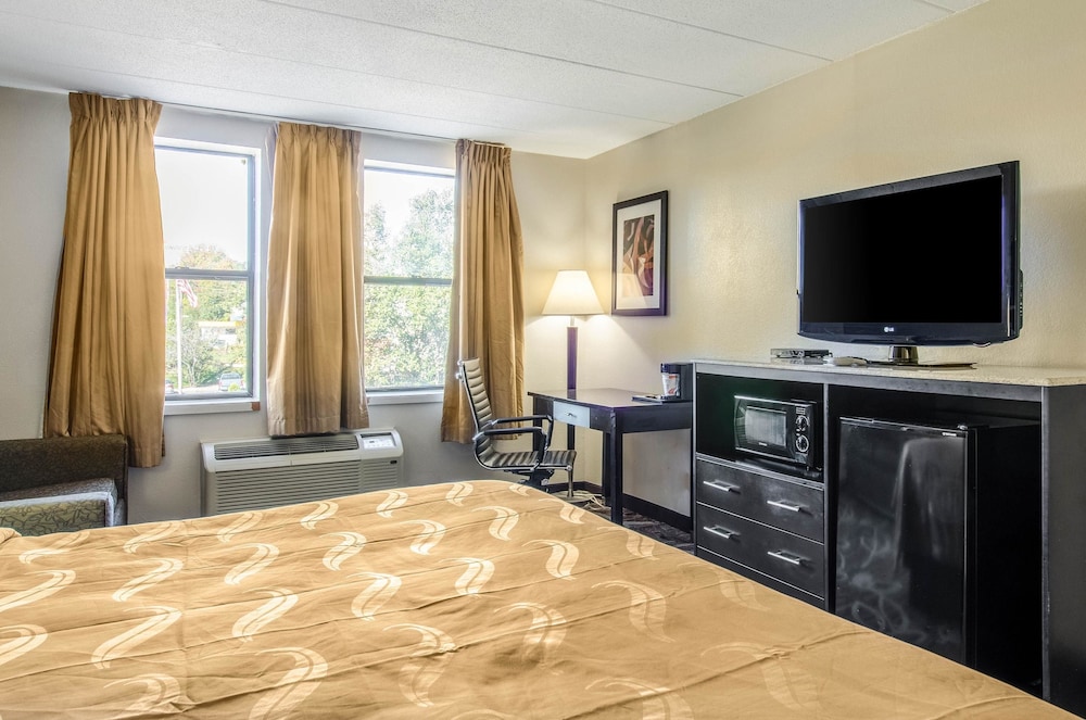 Red Roof Inn & Suites Middleborough - photo 9