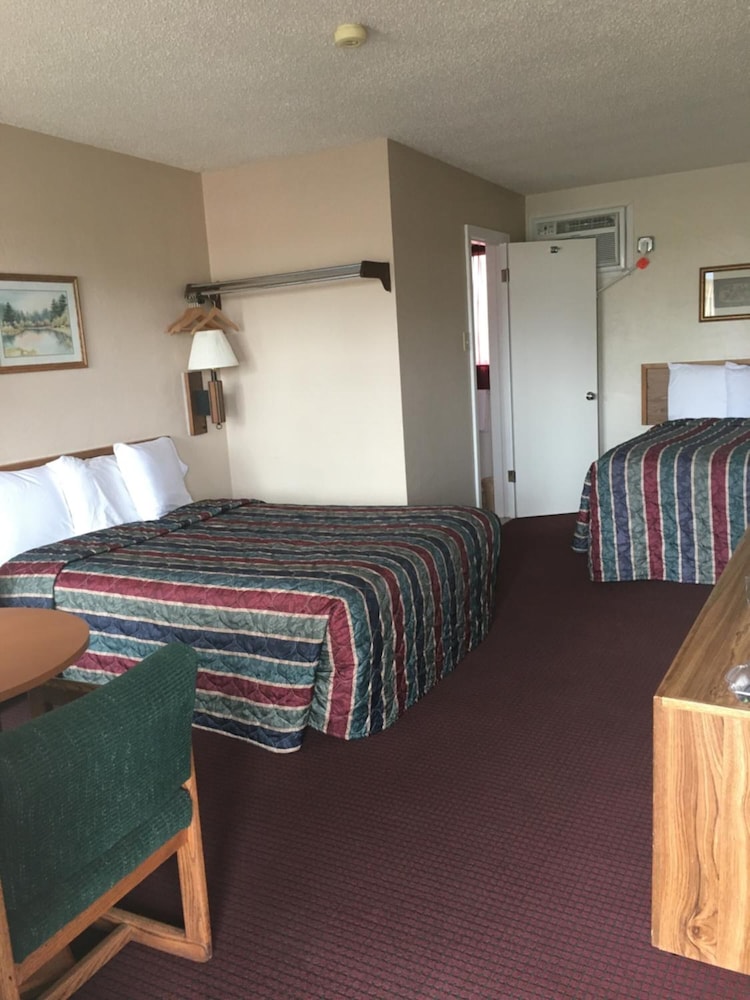 The Monticello Inn - photo 23