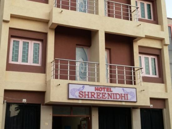 Hotel ShreeNidhi - last minute hotel in Dwarka