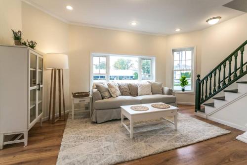 The Beach Pad A Luxury Sylvan Getaway — hotel in Sylvan Beach