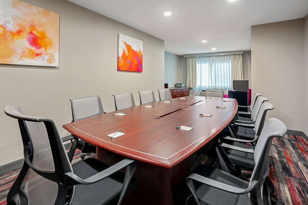 La Quinta Inn & Suites by Wyndham Seattle Federal Way - photo 24