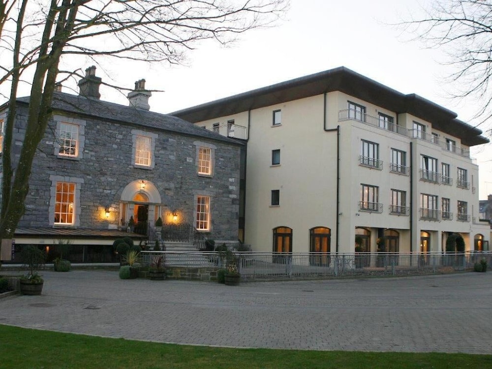 Annebrook House Hotel — 4-Star Luxury Hotel in An Muileann Gcearr, Republic of Ireland