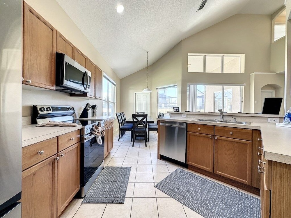 Luxury 6bd 3.5ba Pool Home In Windsor Palms Resort 6 Bedroom Villa by RedAwning - photo 20