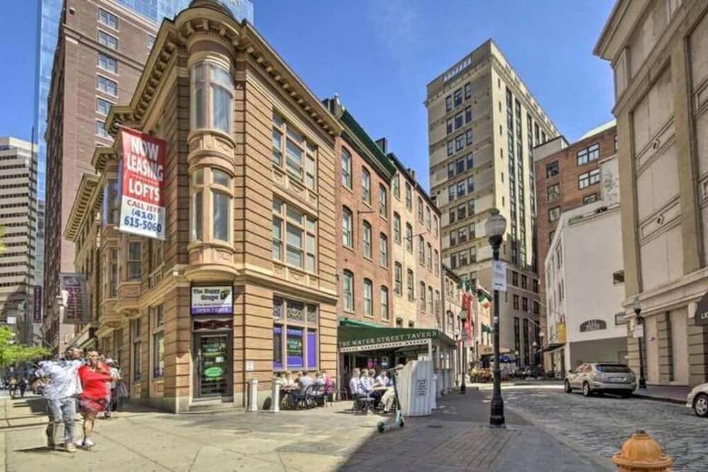 Chase at Light — 4-Star Luxury Hotel in Baltimore, United States
