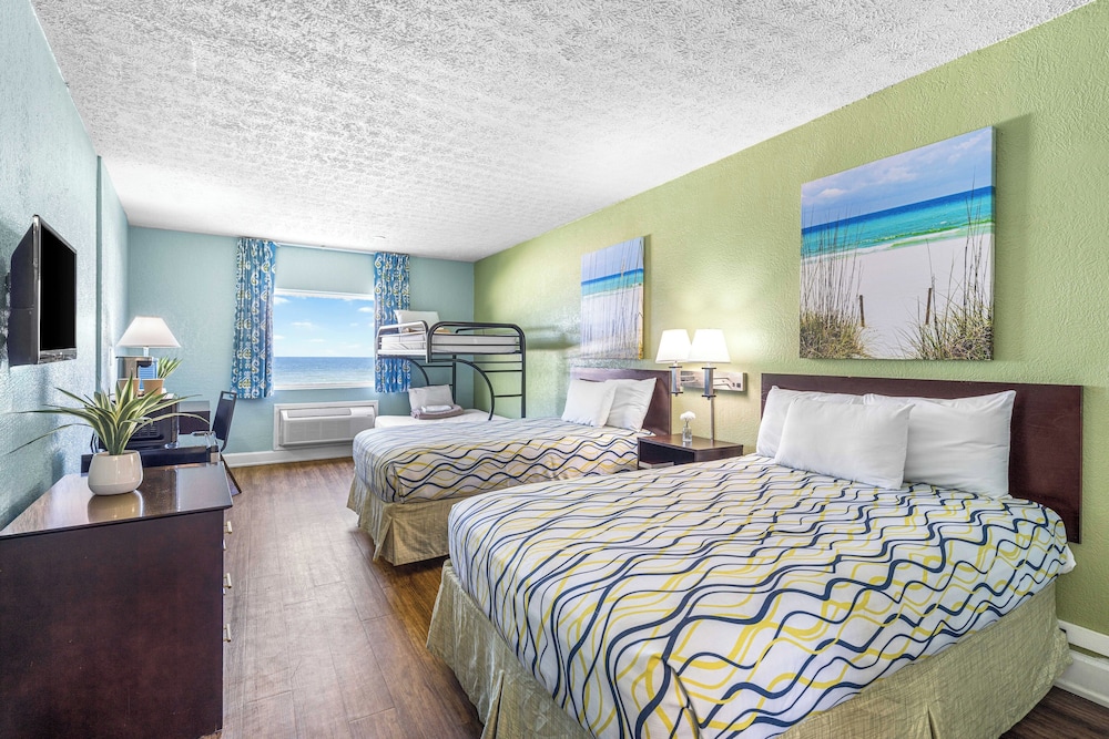 Boardwalk Beach Hotel - photo 13