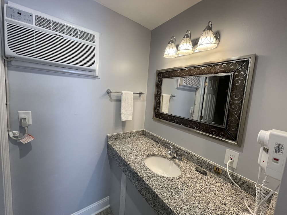 Rio Motel and Suites - photo 36