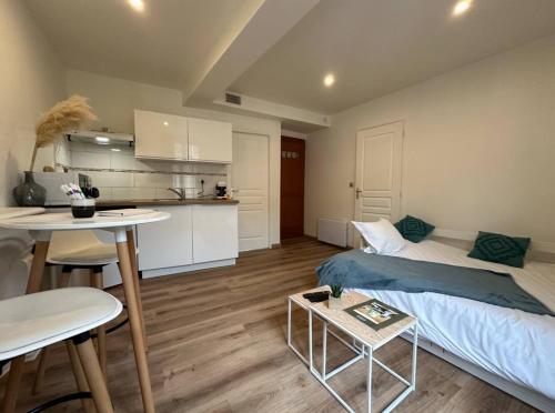 Le Blue Hyper Centre Ville - last minute hotel in Sens