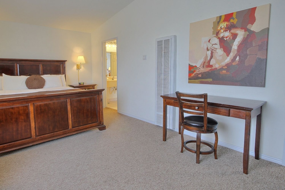San Simeon Lodge - photo 7