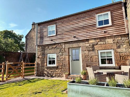 Duckhouse — Stannington — photo 2