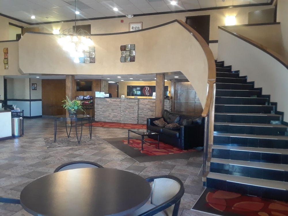Ramada by Wyndham Albuquerque East - photo 6