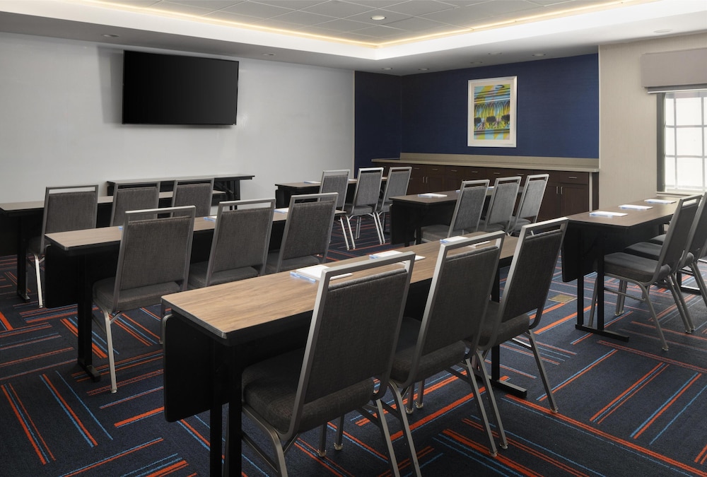 Hampton Inn & Suites Yonkers Westchester - photo 30