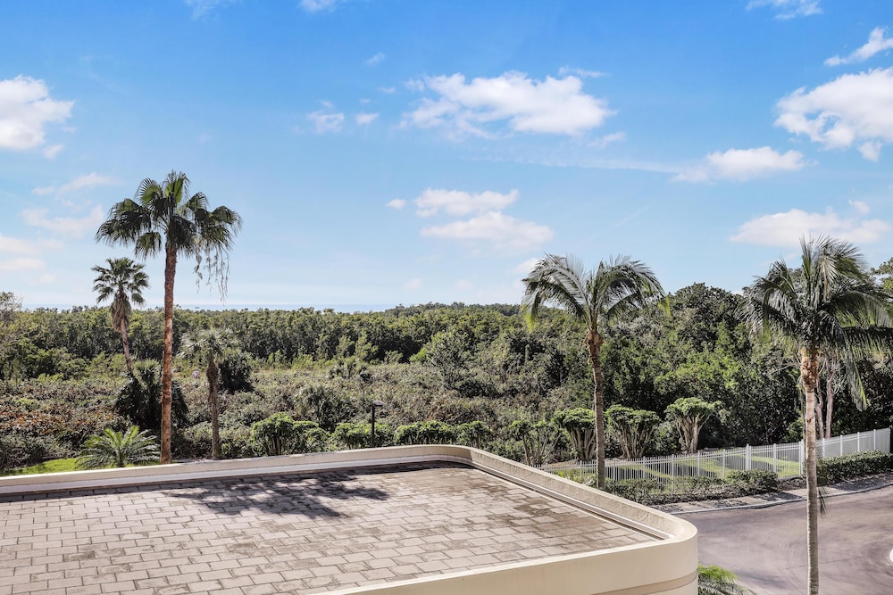 Beachfront condo in resort style community with pool - photo 11