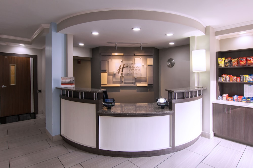 Holiday Inn Express Hotel & Suites Spence Lane by IHG - photo 3