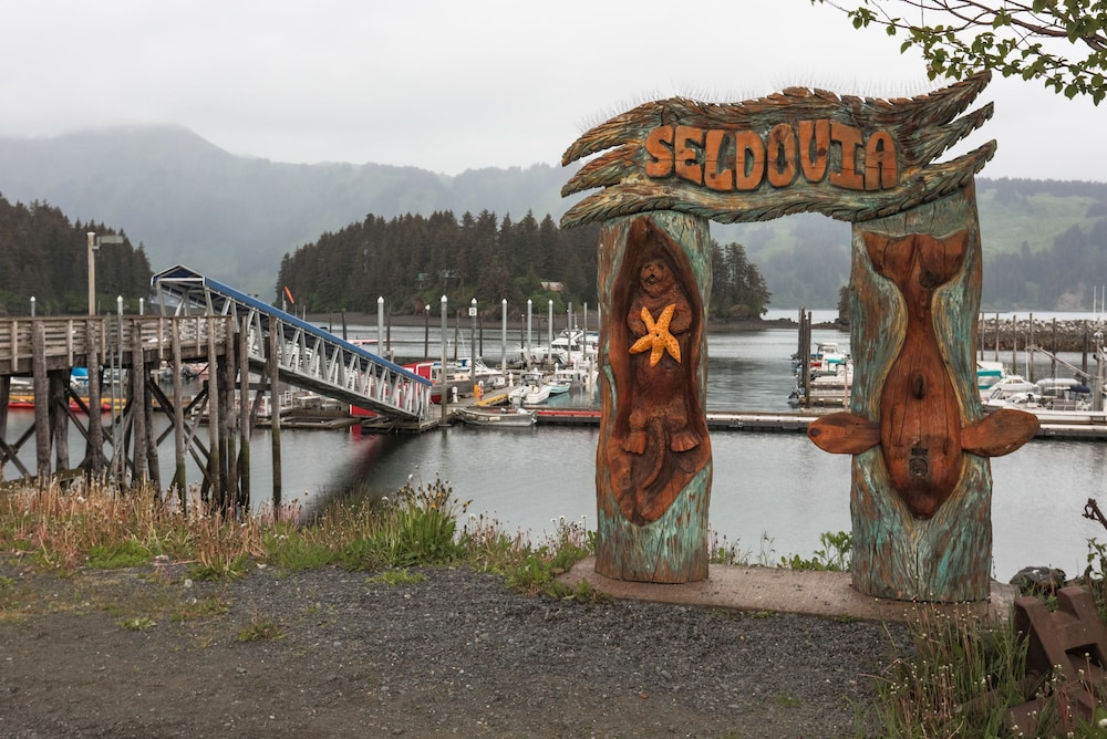 Sea Parrot Inn - photo 32