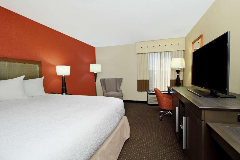 Hampton Inn Columbus Airport - photo 44