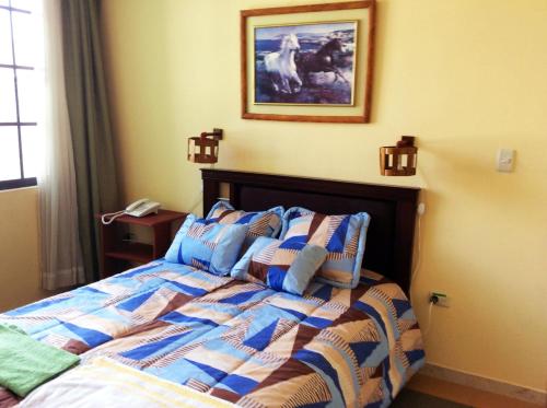 Dos Hemisferios in Quito, Ecuador