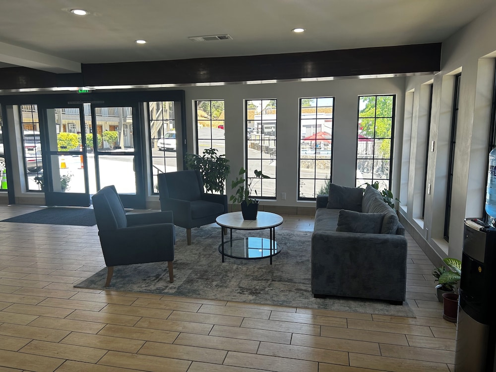 Heritage Inn Yosemite Sonora - photo 2