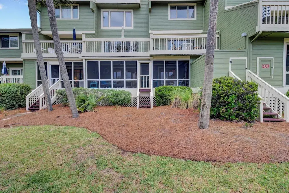 6C Mariners Walk Avantstay Easy Pool Beach Access — 4-Star Luxury Hotel in Isle Of Palms, United States