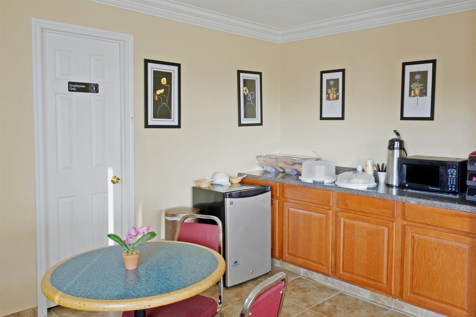 Americas Best Value Inn Gainesville TX - photo 18