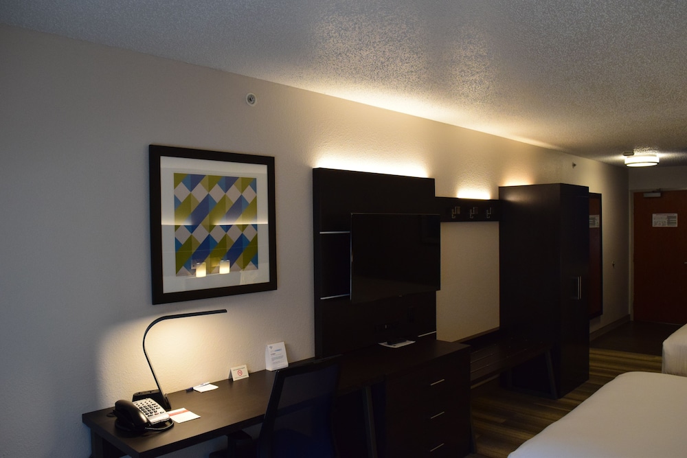 Holiday Inn Express Hotel & Suites Sparta by IHG - photo 5