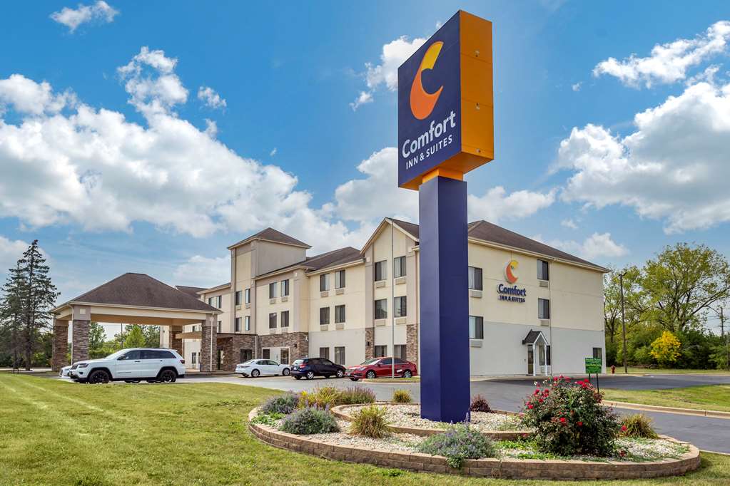 Comfort Inn & Suites North Aurora Naperville - photo 2