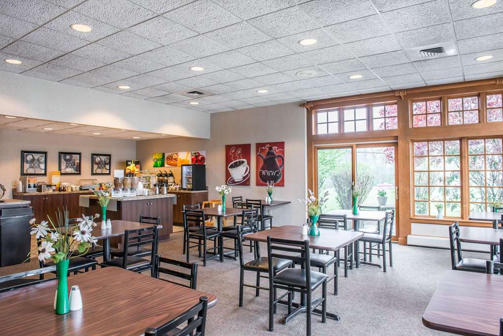 Quality Inn Pittsburgh Airport - photo 30
