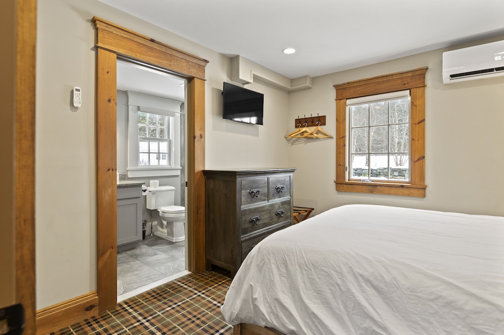 Brook Bound Inn - photo 21