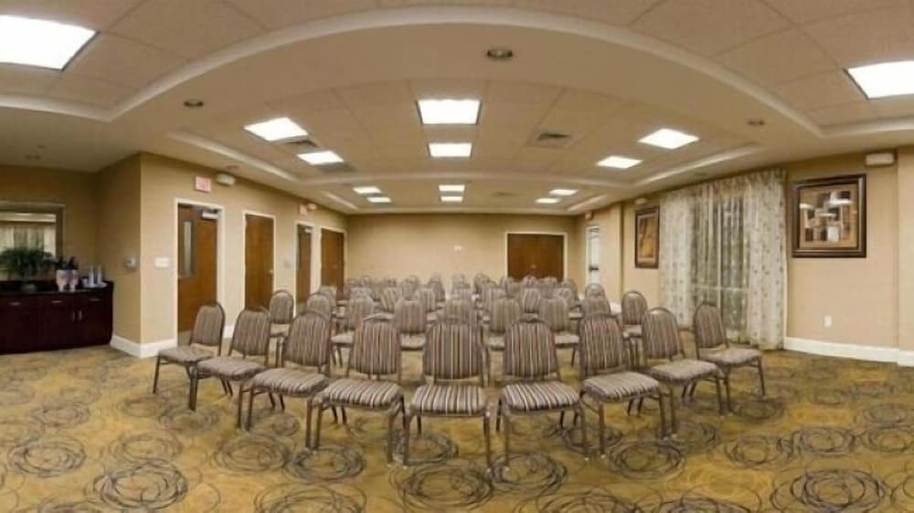Holiday Inn Express Pembroke by IHG - photo 63