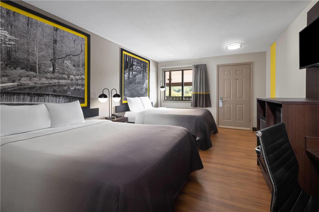 Super 8 by Wyndham Helen - photo 17