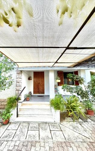 Domo Austinu Abbasanta — hotel in Abbasanta