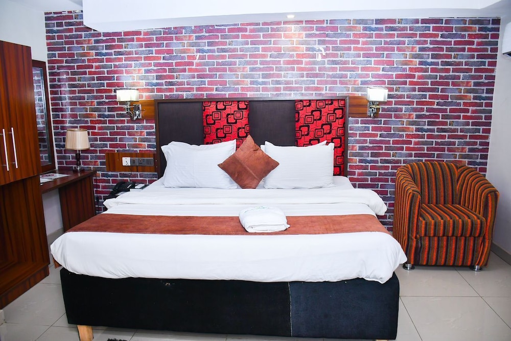 Shamrockmanor — Benin City — photo 5