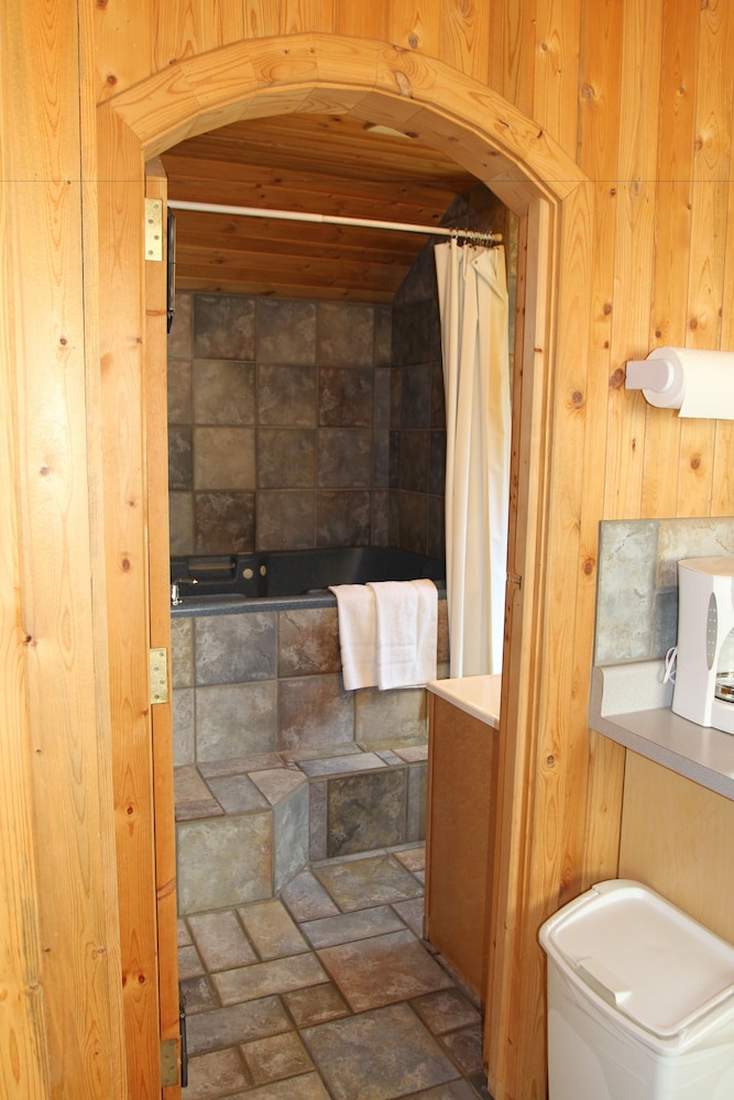 Lakeside Resort and Motel - photo 41