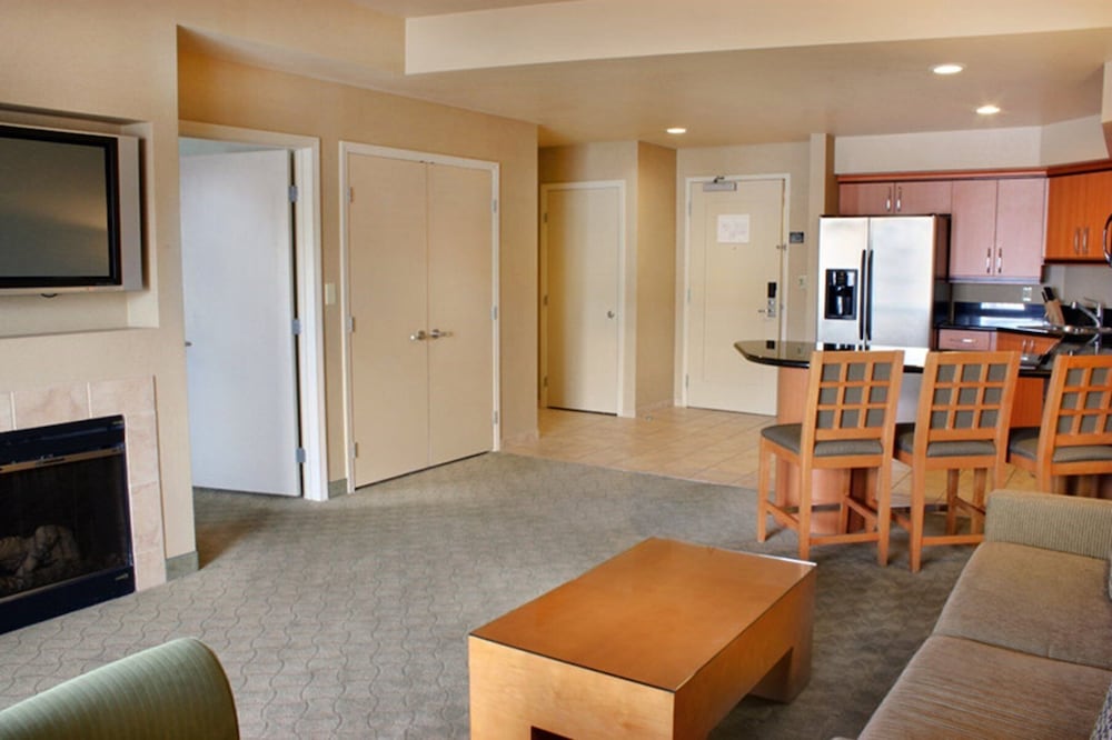 The Platinum Hotel - photo 14
