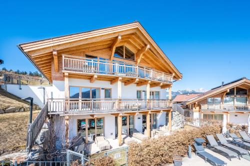 Luxus Chalet Zentral Poolblick mit Sauna — 4-Star Luxury Hotel in Seefeld In Tirol, Austria