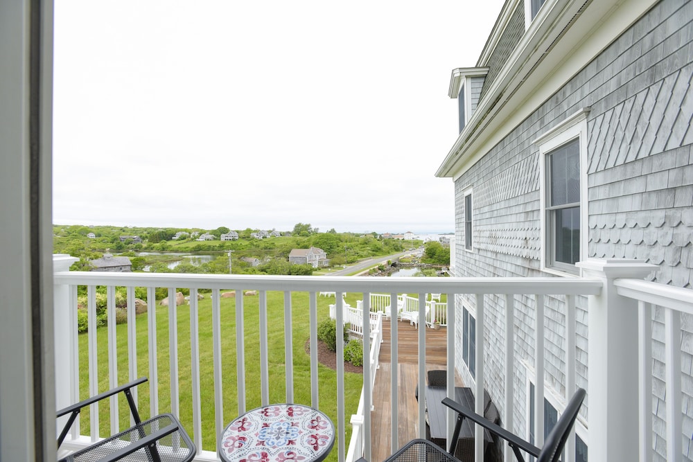 Payne's Harbor View Inn - photo 38