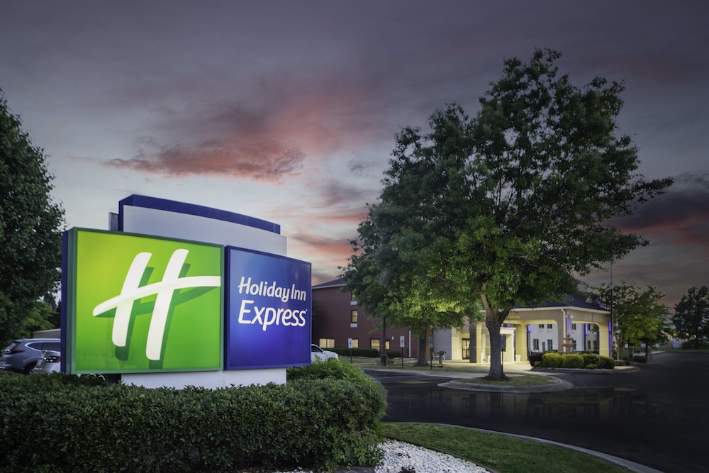 Holiday Inn Express Clayton by IHG - photo 32