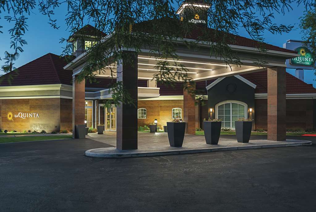 La Quinta Inn & Suites by Wyndham Phoenix Chandler - photo 3