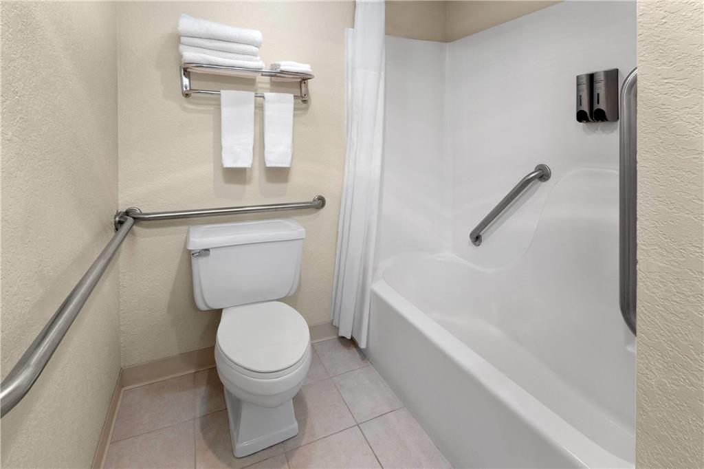 Days Inn by Wyndham Mackinaw City Bridgeview Area - photo 6