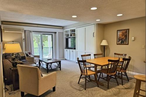 Riverview at Rivergreen — 4-Star Luxury Hotel in Lincoln, United States