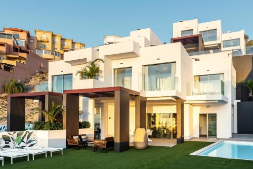 Villa Eden — 4-Star Luxury Hotel in Adeje, Spain