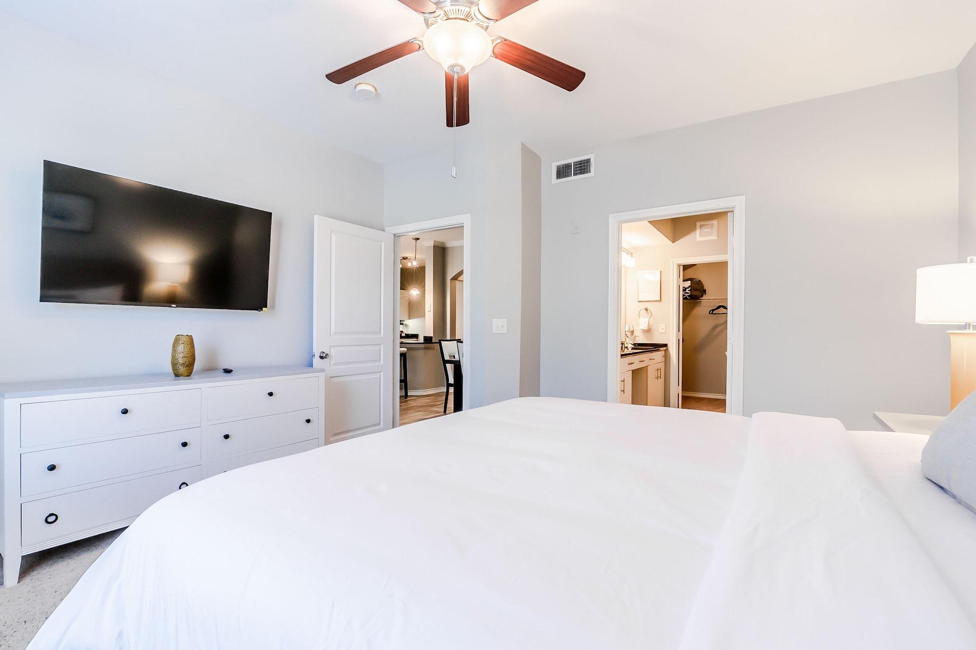 Modern Uptown Dallas Stay by Amyfinehouse - photo 17